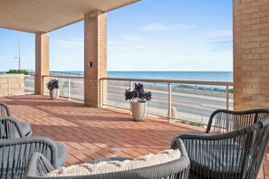 Terrace/patio - Quinns by the Sea | Absolute Beachfront Escape with Endless Sunsets & Ocean view (Quinns Rocks)