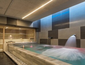 Spa - 1 Bedroom Junior Suite with kitchen, Pool and Garden Views, Full Bathroom, 40sq Metres, Balcony, Lar (Corralejo)