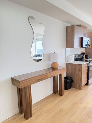 Private kitchen - Spacious 2-Bedroom Downtown Suite | Perfect for Families & Groups (Edmonton)