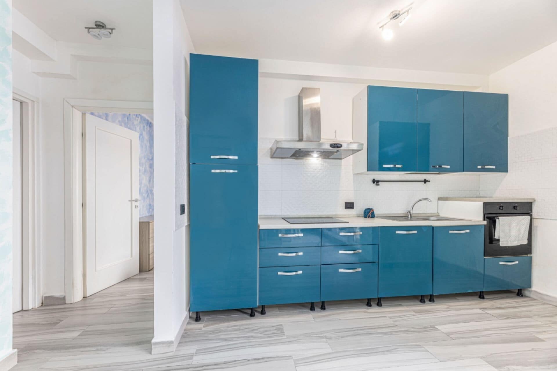 Fridge, oven