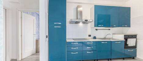 Fridge, oven