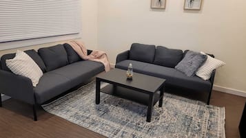 Apartment, 2 Bedrooms | Ruang tamu