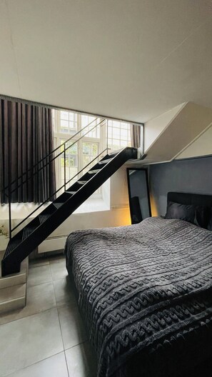 3 bedrooms, iron/ironing board, travel cot, free WiFi