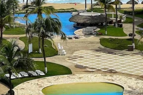 3 piscinas al aire libre