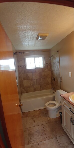 Toilet paper - Perfect 1-bedroom house with AC in friendly Pittsburgh neighborhood (Pittsburgh)