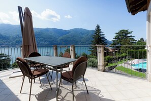 Outdoor dining - VILLA ULIVI -LAGLIO- (Laglio)