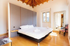 5 bedrooms, iron/ironing board, Internet, bed sheets - VILLA ULIVI -LAGLIO- (Laglio)