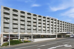 Exterior - King Room w/ Balcony Views @ Best Western (Hobart)