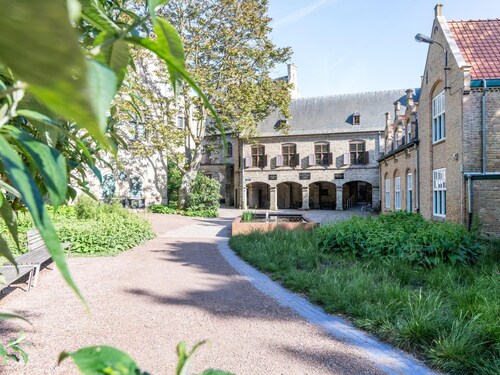 Beautiful city house in the old center of Veurne
