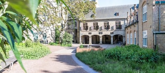 Beautiful city house in the old center of Veurne