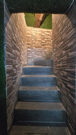 Escaleras. S TAJ Home Stay Mali tall Nainital