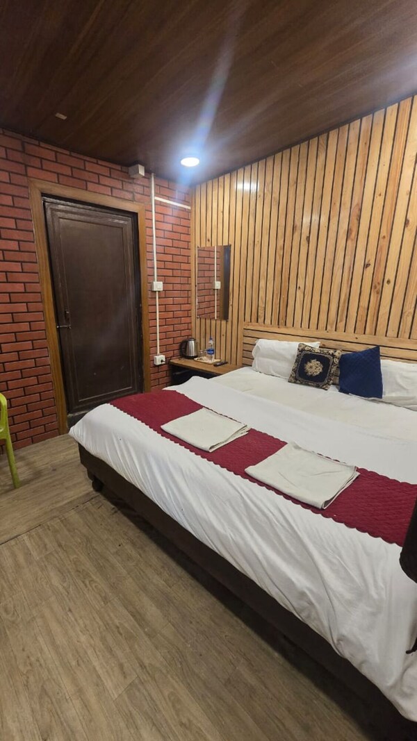S Taj Home Stay Mali Tall Nainital - Nainital