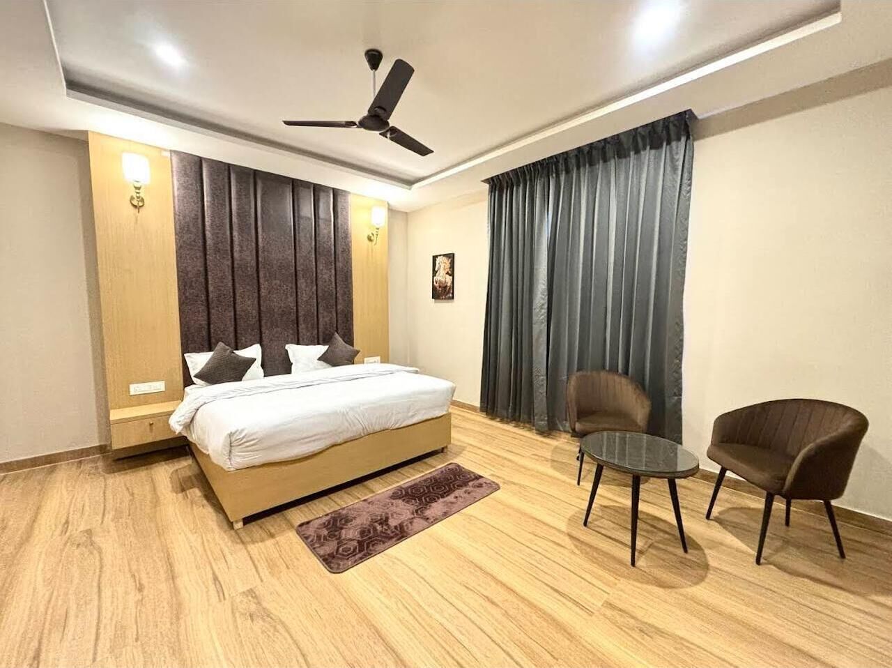 Kahden hengen huone, parveke