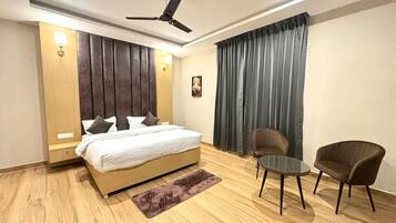 Kahden hengen huone, parveke