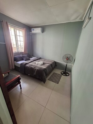 3 Schlafzimmer, Bügeleisen/Bügelbrett, kostenloses WLAN, Bettwäsche