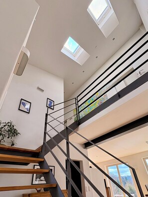 Interior - Far-reaching views of the Mangfall valley - Quiet house with sauna, hot tub & garden near Munich (Feldkirchen-Westerham)