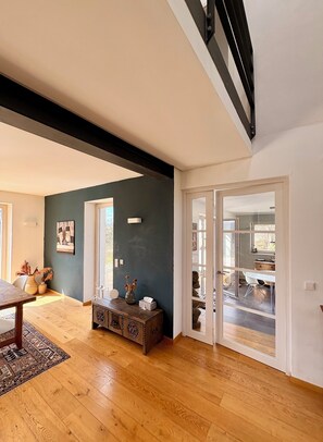 Interior - Far-reaching views of the Mangfall valley - Quiet house with sauna, hot tub & garden near Munich (Feldkirchen-Westerham)