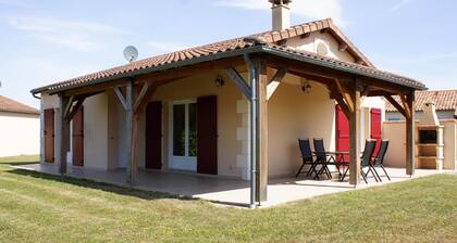 Villa in Parthenay With Private Garden