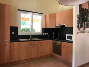 Private kitchen - Villa in Parthenay With Private Garden (Les Forges)