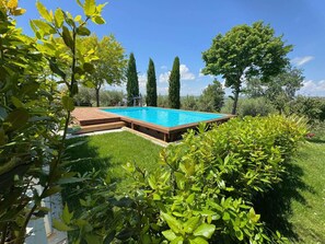 Classic House, 5 Bedrooms | Pool - Spacious Stay in Montelupone (Montelupone)