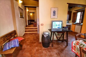 Classic-Apartment, 2 Schlafzimmer | Wohnzimmer