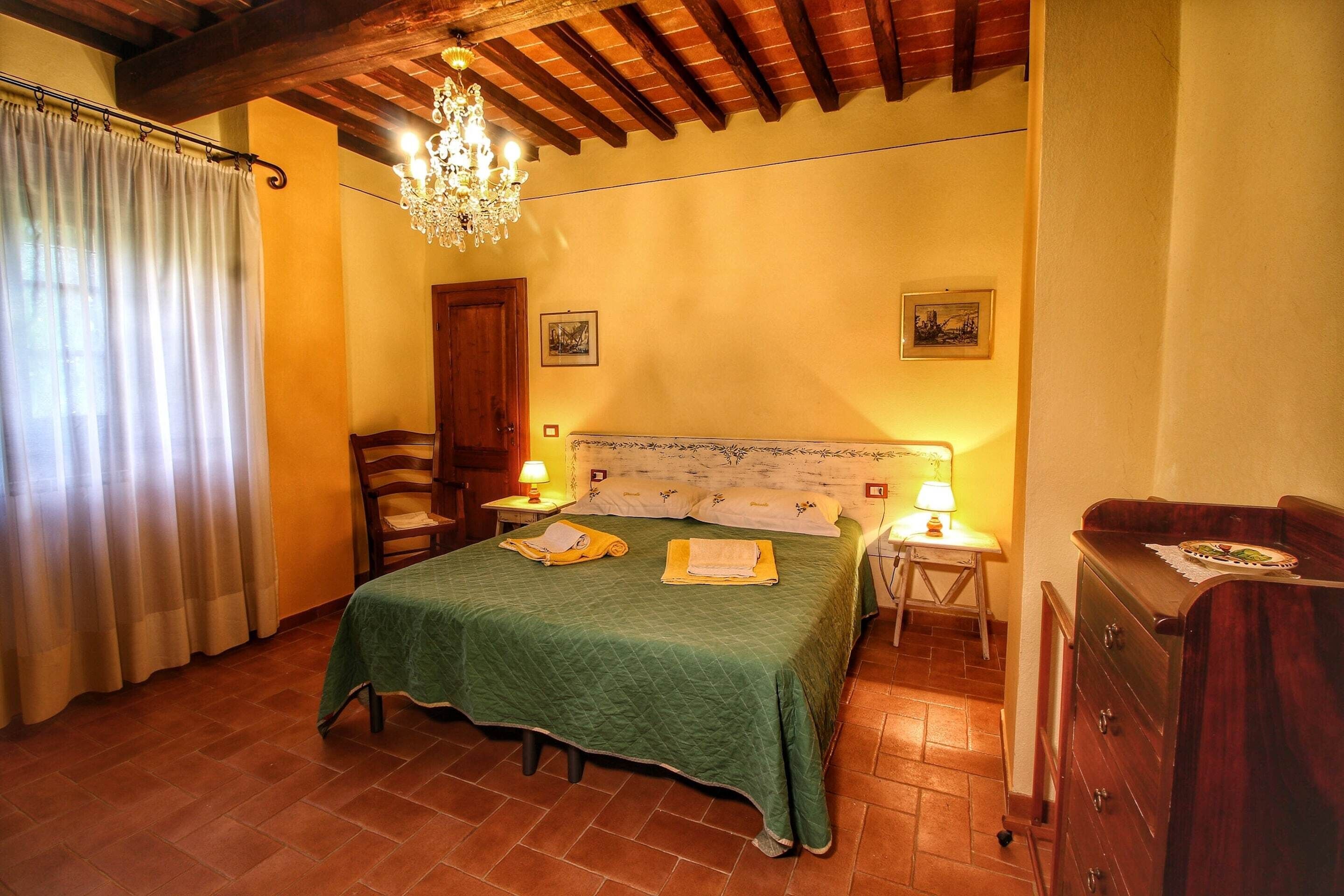 Comfort-Apartment, 2 Schlafzimmer | 6 Schlafzimmer, individuell eingerichtet, Bettwäsche