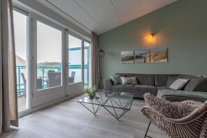 Căn hộ Deluxe, 2 phòng ngủ | Phòng khách