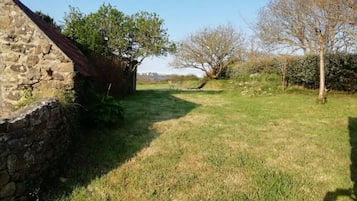 Comfort House, 2 Bedrooms | Garden