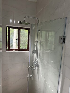 Comfort-Apartment, Bergblick | Badezimmer