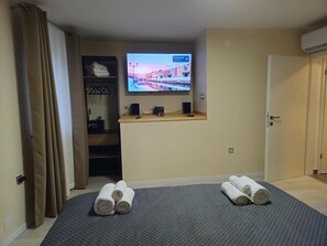 1 chambre, fer et planche à repasser, Wi-Fi, draps fournis