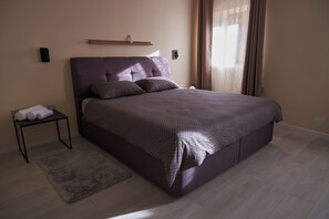 1 bedroom, iron/ironing board, WiFi, bed sheets -  A cozy, stylish, and newly renovated gem in the heart of old town Buzet. (Buzet)
