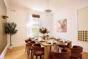 Dining - Arncliffe Hidden Gem - Near Brighton-Le-Sands (Arncliffe)