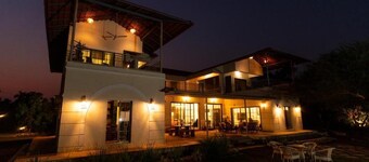 ELIVAAS Casa Mocha Exquisite 5BHK Villa