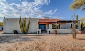 Exterior - Cave Creek Cowboy Retreat (Cave Creek)