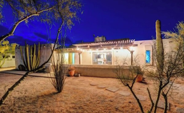 Exterior - Cave Creek Cowboy Retreat (Cave Creek)