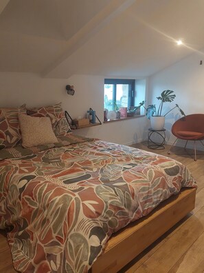 3 bedrooms, iron/ironing board, WiFi, bed sheets - Our charming country house (Guémené-Penfao)
