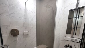 Gambar tidak terklasifikasi, 2 dari 8, tombol