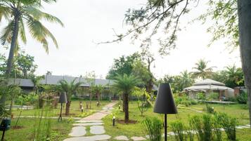 Deluxe Villa | Property grounds