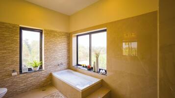Deluxe Villa | Bathroom