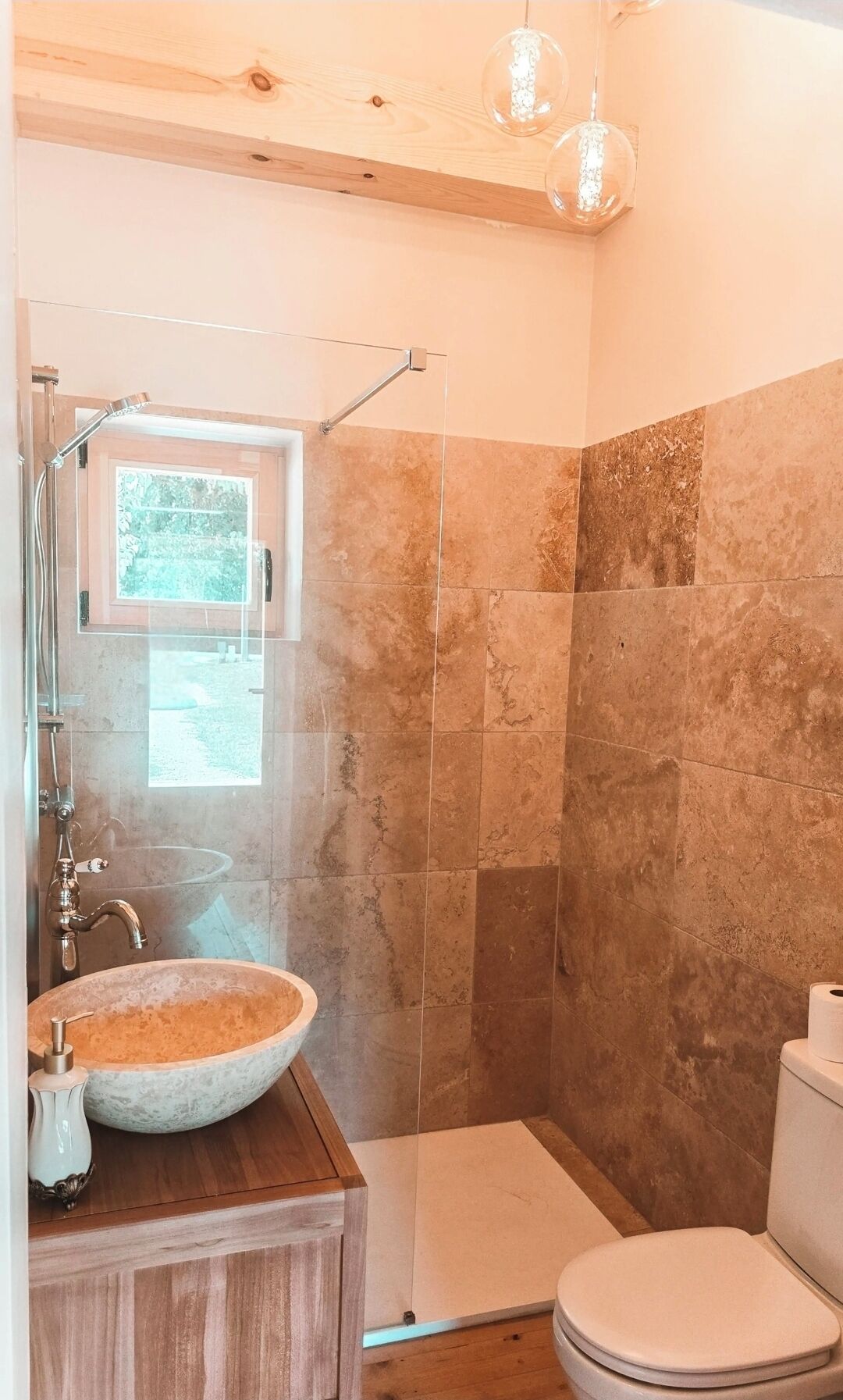 Jetted bath, hair dryer, towels, soap