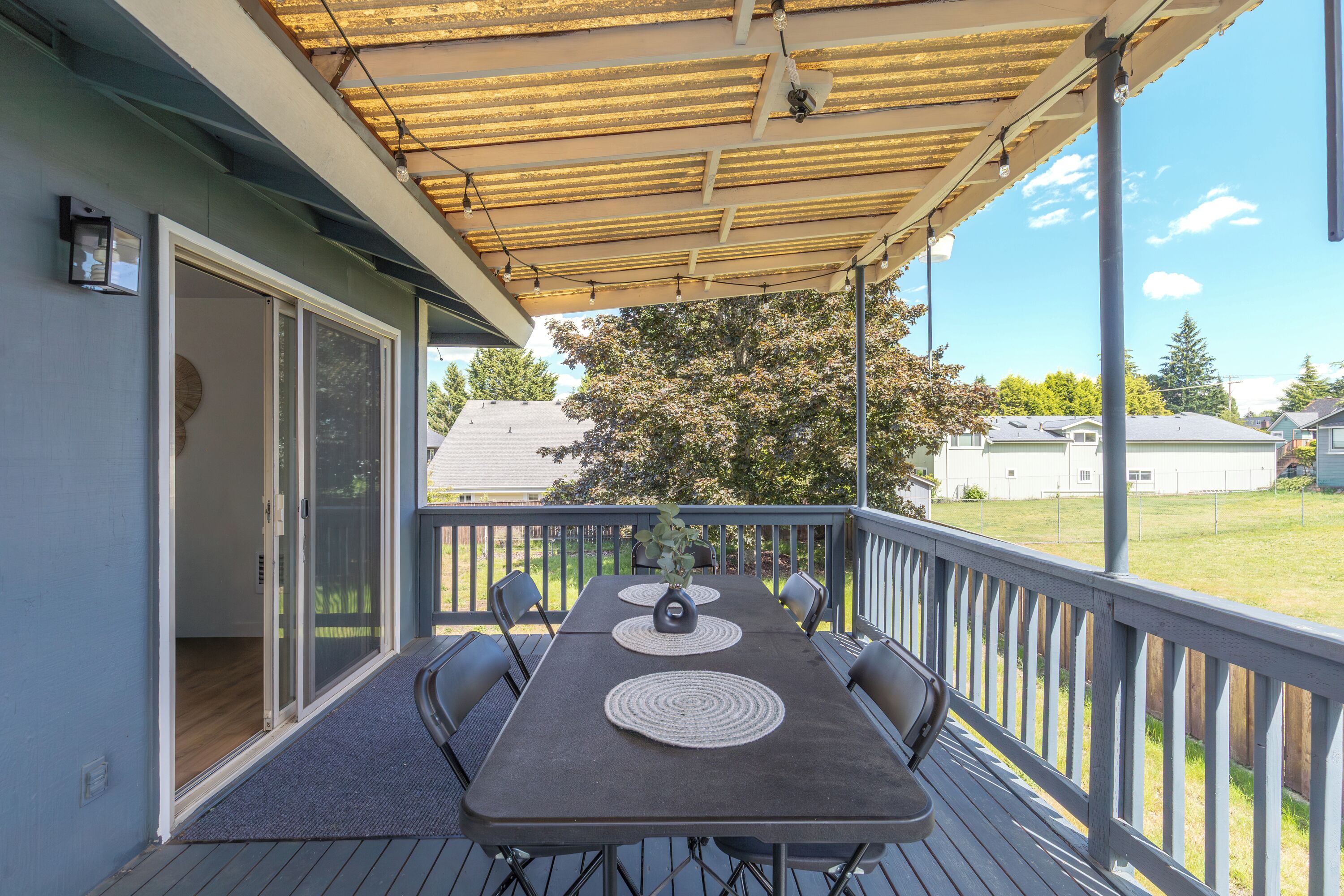 Outdoor dining