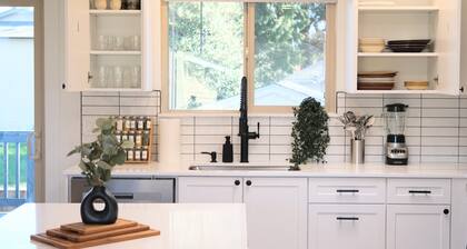 Modern Home - Close to Downtown and SEATAC - Sleeps 8