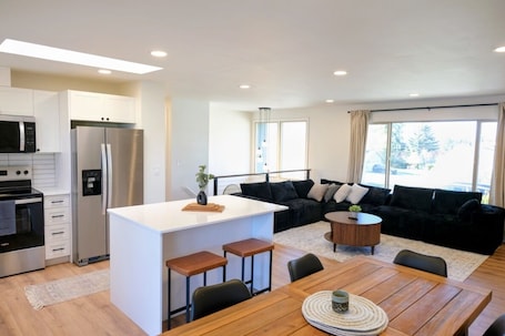 Interiör. Modern Home - Close to Downtown and SEATAC - Sleeps 8