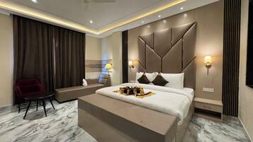 Royal Double or Twin Room | In-room safe, desk, laptop workspace, free WiFi
