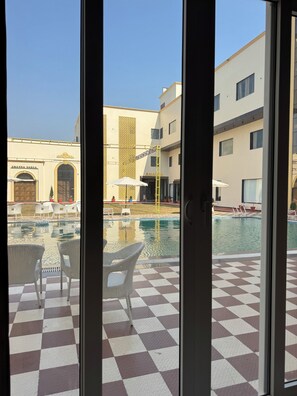 Doppia Executive, vista piscina | Piscina
