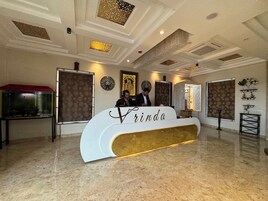 Habitación Deluxe doble, fumadores, Aire acondicionado | Caja fuerte, escritorio, espacio para trabajar con un portátil