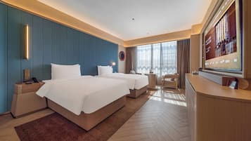 Superior-Doppelzimmer, Stadtblick | Kostenlose Minibar, schallisolierte Zimmer, kostenloses WLAN, Bettwäsche