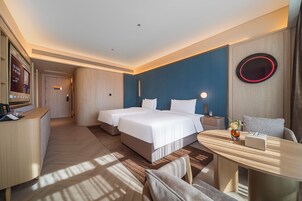 Habitación doble superior, vistas a la ciudad | Minibar con artículos gratuitos, sistema de insonorización, wifi gratis