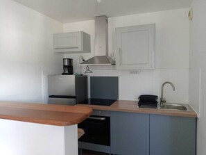 Private kitchen - 2-room apartment downtown Tampon (Le Tampon)