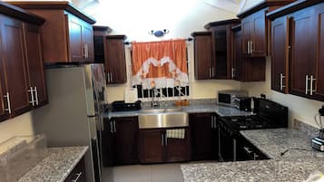 Fridge, microwave, oven, coffee/tea maker
